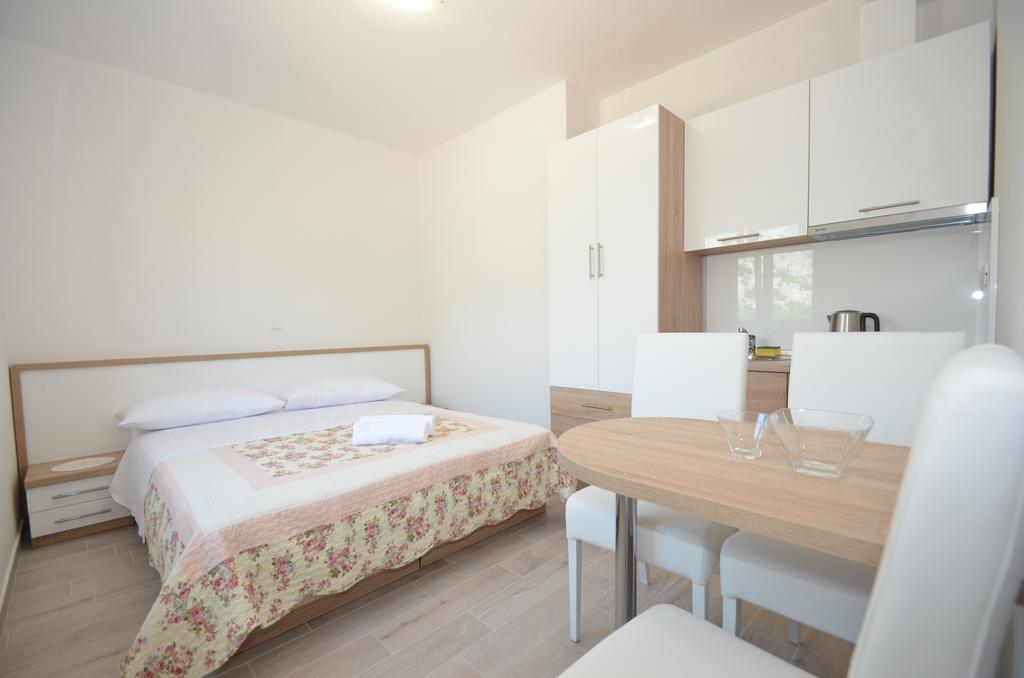 Apartment Anica Kuk Starigrad Paklenica Quarto foto